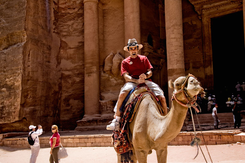 El doble de riesgo de Indiana Jones en el set de "Indiana Jones en busca de algun buen fotografo" (no lo encontro)